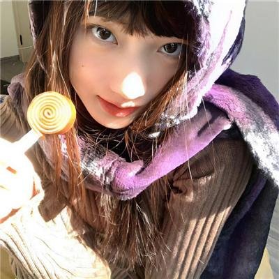 挥著翅膀的女孩